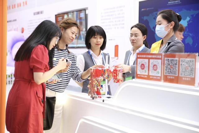 哈洽会哈尔滨银行展区精彩纷呈 哈尔滨银行 银行 金融 行业新闻 第4张 哈洽会哈尔滨银行展区精彩纷呈 哈尔滨银行 银行 金融 行业新闻 第4张