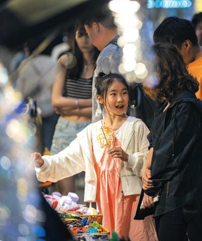 消费视窗·探寻市场新亮点丨点亮夜间经济 提升城市活力