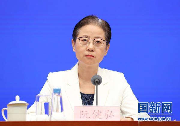 央行：上半年金融机构各项贷款新增15.73万亿元，主要投向制造业等重点领域
