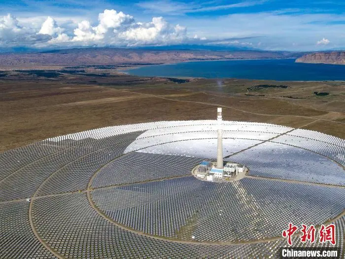 探访全球最大光伏基地：戈壁荒滩上泛起“蓝海”经济 行业新闻 第3张