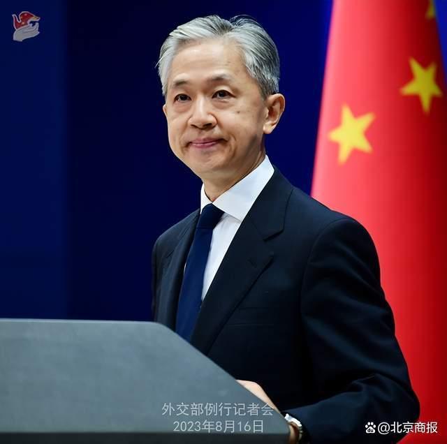 近期少数西方政客和媒体称中国经济增长放缓可能对全球经济发展构成风险，外交部回应