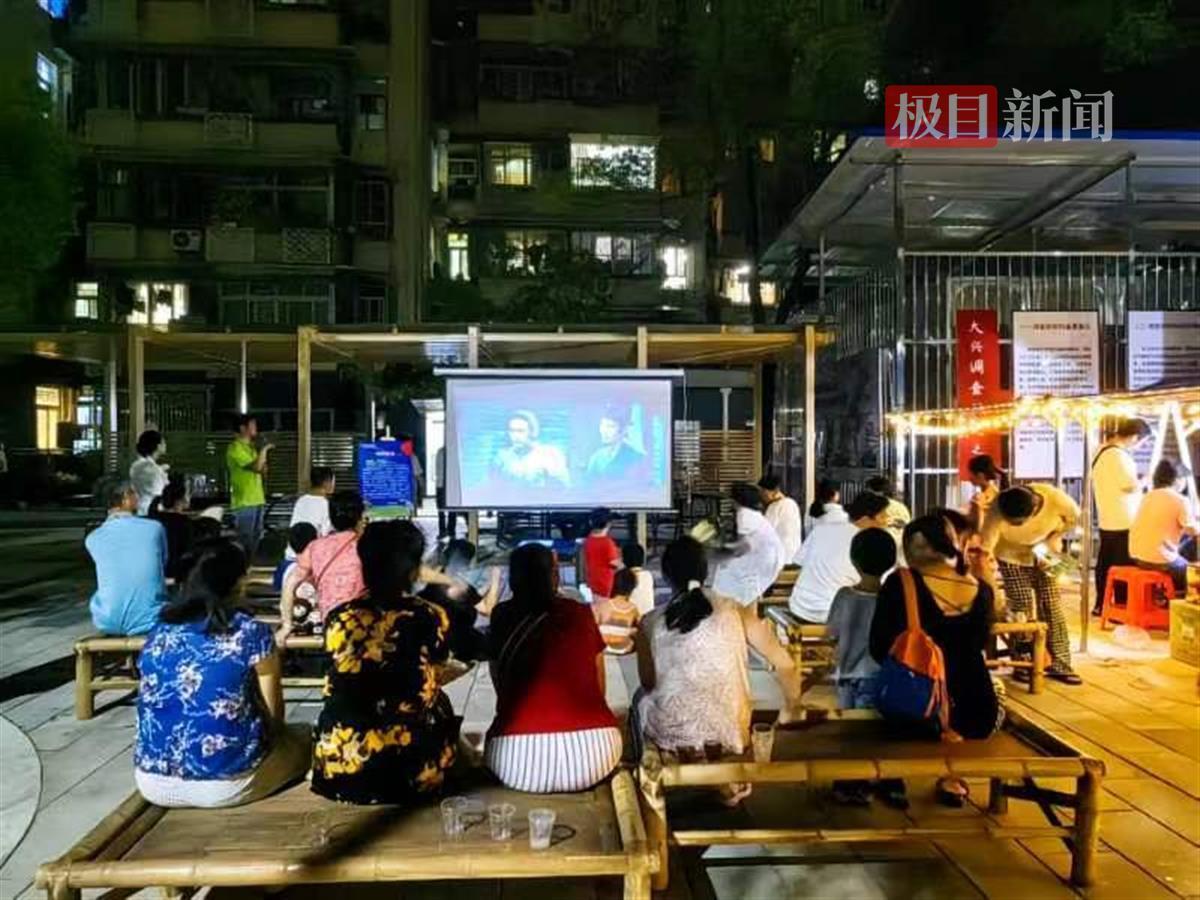 纳凉牵手“夜经济”，汉阳老旧小区居民幸福感“就地”升级