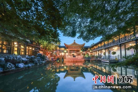 唱响扬州夜经济：民众跨越时空感受浪漫之夜