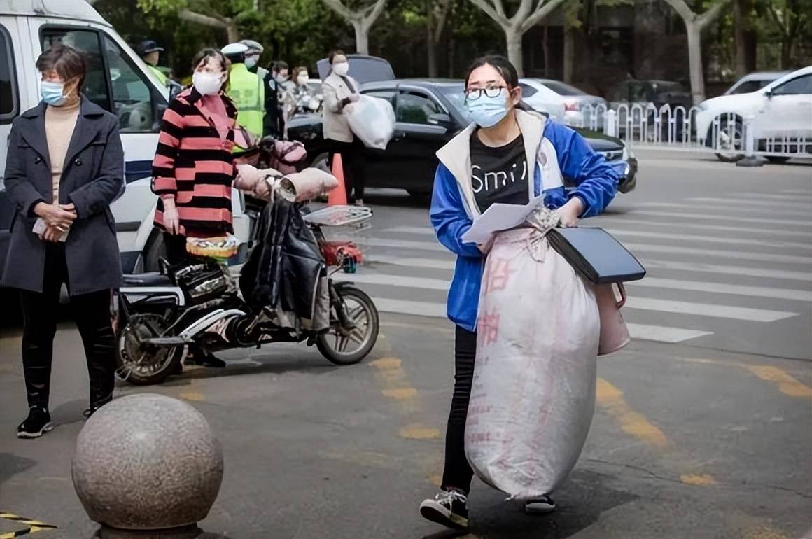 原创 学生好不容易考上大学，家里不给钱也不给贷款担保，学生无奈哭诉 高考 大学 行业新闻 第2张