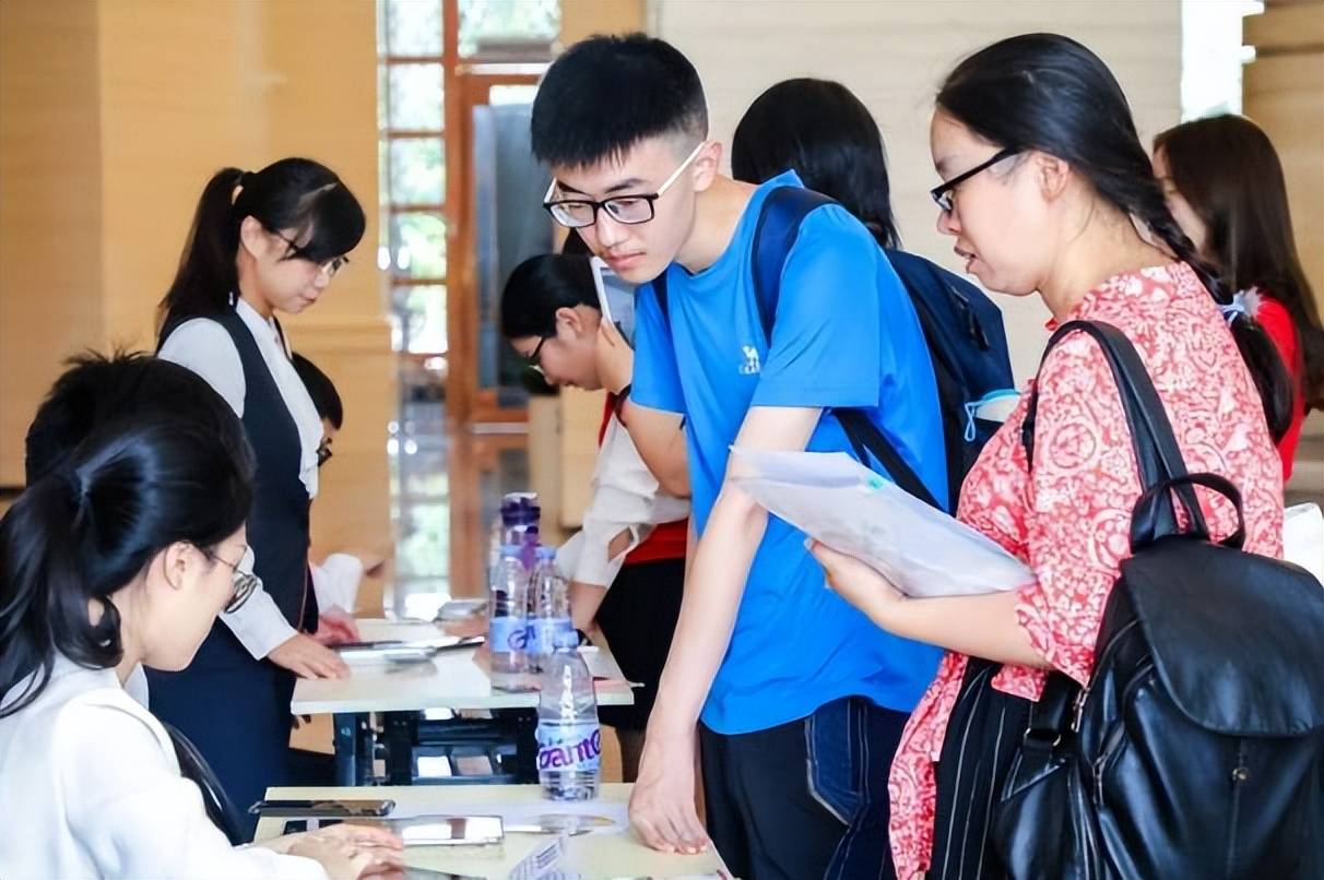 原创 学生好不容易考上大学，家里不给钱也不给贷款担保，学生无奈哭诉 高考 大学 行业新闻 第9张