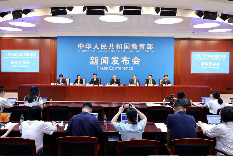 财政部：2018-2022年国家财政性教育经费支出中，教师工资福利支出年均增长8%