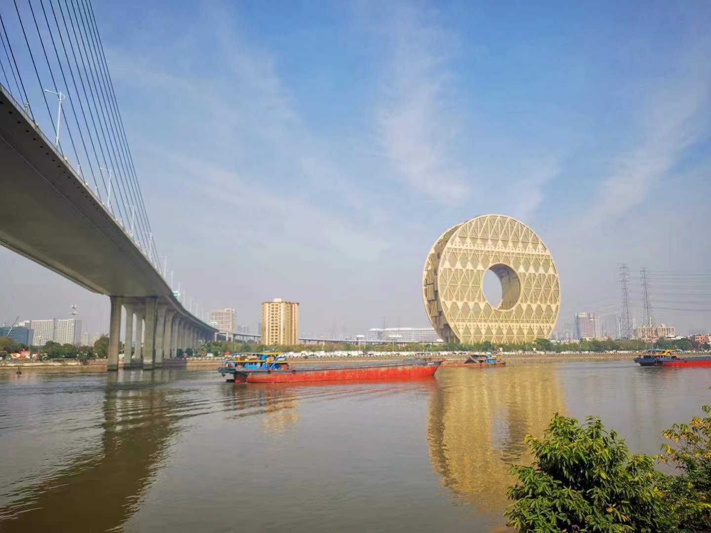 原创 多家银行下调存款利率，继续存银行还是投资股市？