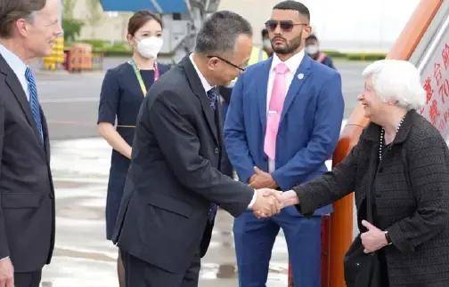 原创 美国财政部长抵京首选云南菜系 云南特色野生菌受欢迎享誉国际