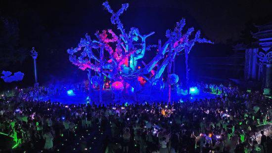 江西龙虎山景区发挥“假日经济”点亮新“夜”态
