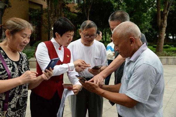 中信银行重庆分行:多维度践行社会责任 以行动诠释金融担当 企业的社会责任 中信银行重庆分行 金融 行业新闻 第2张 中信银行重庆分行:多维度践行社会责任 以行动诠释金融担当 企业的社会责任 中信银行重庆分行 金融 行业新闻 第2张