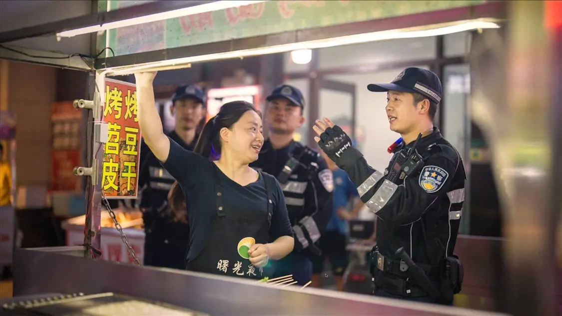 守护“夜经济”“烟火气”！武汉东湖高新警方开展夏季行动 法制 东湖高新 行业新闻 第2张