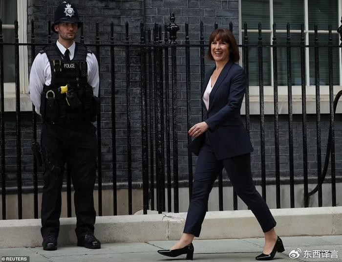 英国前财政大臣带着西安妻子和三个娃，搬离唐宁街，继任者很特别 行业新闻 第8张