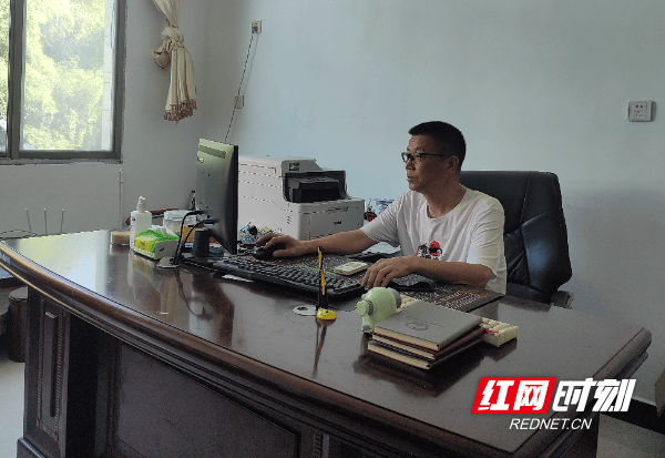 城步西岩镇财政所：坚持党建引领 擦亮财政底色