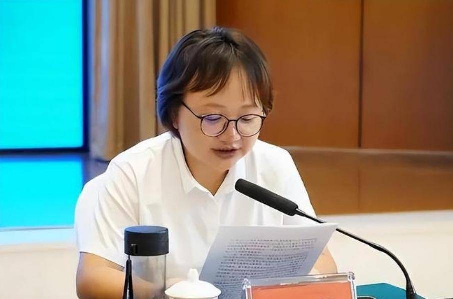 原创 云南女干部从乡财政所科员，仅用4年就升省财政厅正科，前途无量 经济 云南发展 行业新闻 第3张