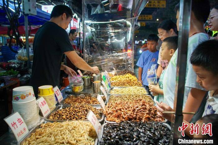 广西南宁：夜市人潮涌动 餐饮经济火热 广西南宁 行业新闻 第3张