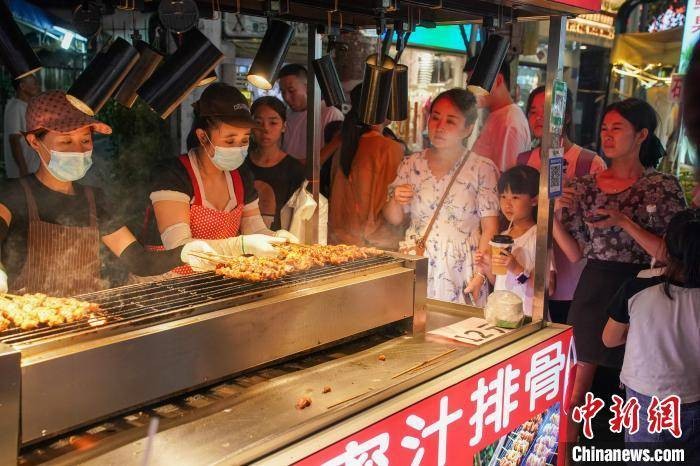 广西南宁：夜市人潮涌动 餐饮经济火热 广西南宁 行业新闻 第4张