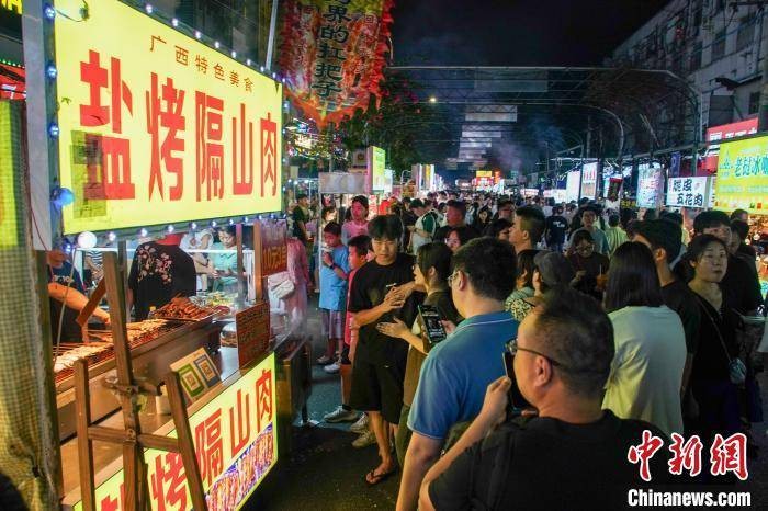 广西南宁：夜市人潮涌动 餐饮经济火热 广西南宁 行业新闻 第6张