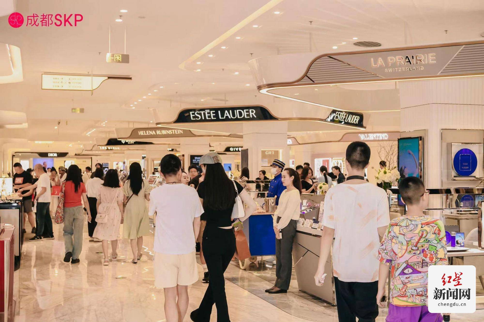 成都：“美丽经济”引领暑期时尚消费