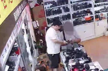声称外资银行转账付款有延迟，男子接连诈骗商家被刑拘 社会万象 法律 法制 行业新闻 第6张