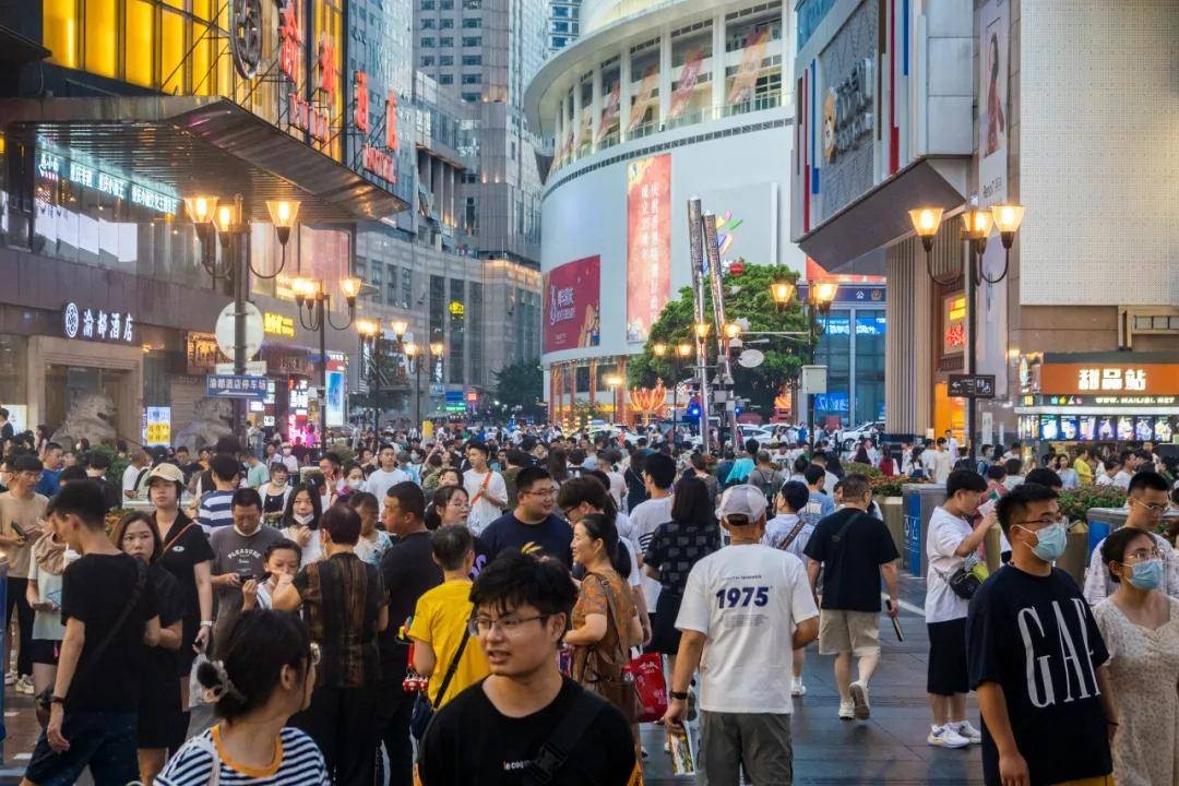 原创 经济下行，消费降级，为什么旅游市场却更加火爆了？ 旅行经历 经济 经济下行 行业新闻 第2张