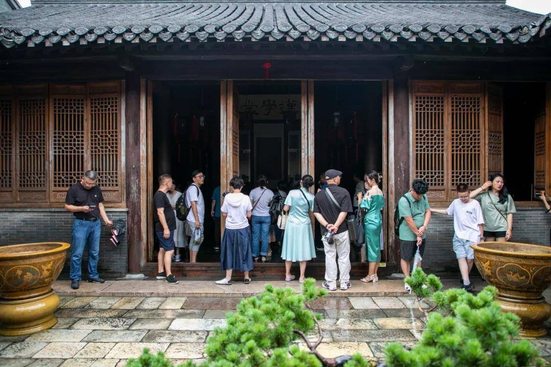 原创 经济下行，消费降级，为什么旅游市场却更加火爆了？ 旅行经历 经济 经济下行 行业新闻 第4张