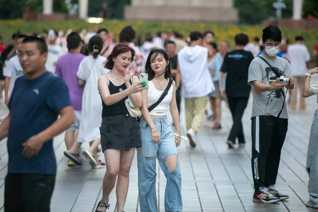原创 经济下行，消费降级，为什么旅游市场却更加火爆了？ 旅行经历 经济 经济下行 行业新闻 第8张