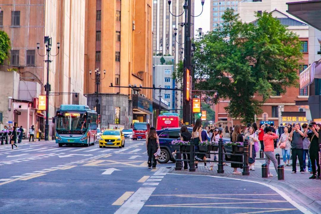 原创 经济下行，消费降级，为什么旅游市场却更加火爆了？ 旅行经历 经济 经济下行 行业新闻 第9张